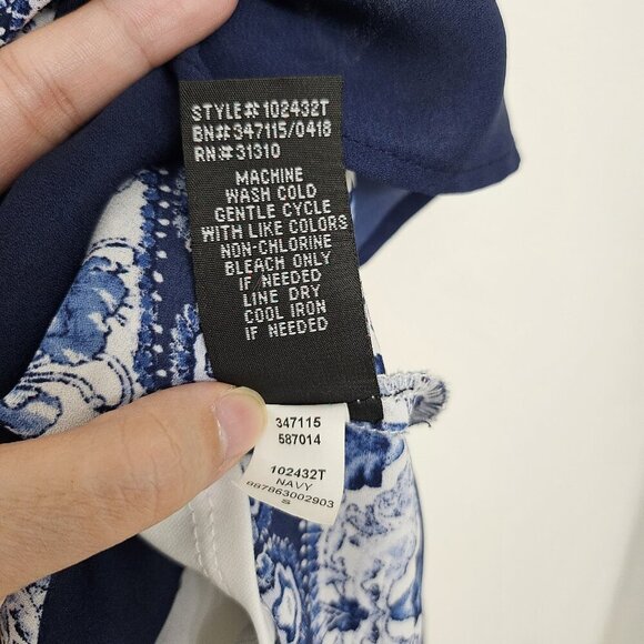 IZ Byer Blouse Women's White Blue Geometric V-Neck Sleeveless Tank Top Size S - Picture 8 of 12